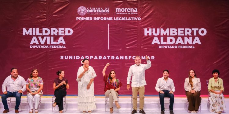 Rinde Mildred Ávila su primer informe y llama a construir la unidad todos los días