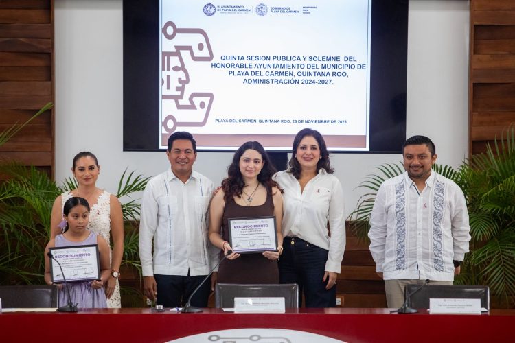Estefanía Mercado entrega el Premio “Elvia Carrillo Puerto” 2025 a mujeres destacadas de Playa del Carmen