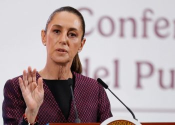 Sheinbaum acusa campañas digitales en su contra y asegura que la ciudadanía “no cae en engaños”