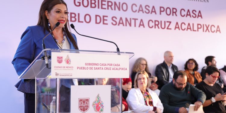 El pueblo de Santa Cruz Acalpixca se transformará con mejor iluminación, obras y seguridad, anuncia Clara Brugada