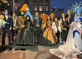 Con gran pasarela de Catrinas, finaliza el Festival de Ofrendas y Catrinas del Centro Histórico