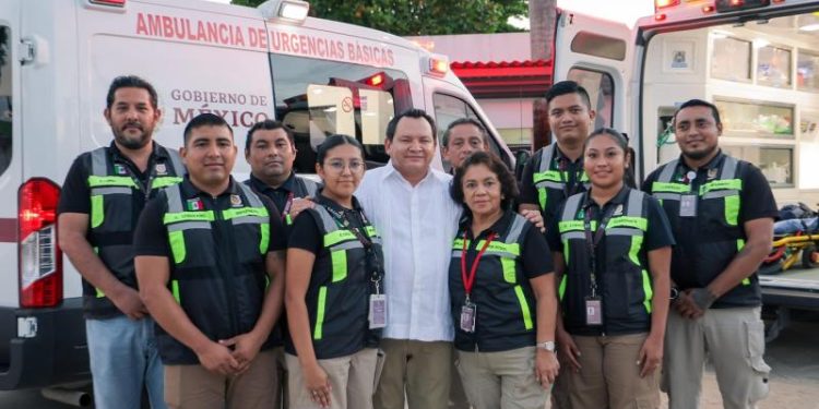 Gobierno fortalece la atención médica en el sur de Yucatán con nuevas ambulancias equipadas