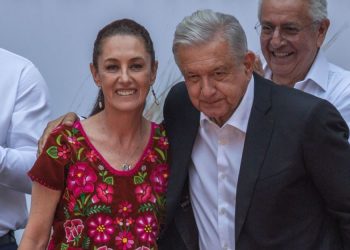 Sheinbaum confirma que López Obrador prepara un nuevo libro para este año