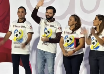 El corrupto jefe de oficina del gobierno estatal Eric Arcila no deja pasar oportunidad para meter mano al erario público en #codeq