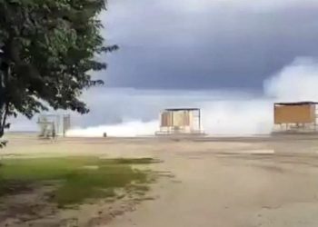 Controlan fuga de hidrocarburo cerca de Playa Caracoles, en Centla
