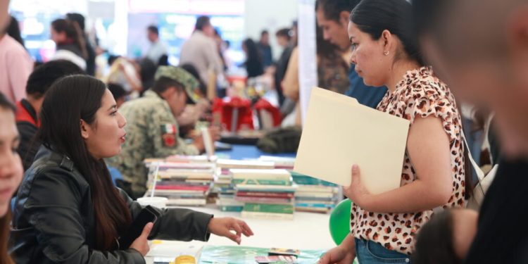 Casi 9 mil tabasqueños han encontrado trabajo en ferias de empleo: SNE