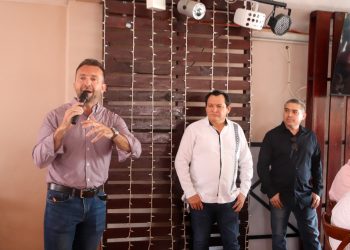 Huacho Díaz corre a Clemente Escalante de Cultur por incompetente y sinvergüenza