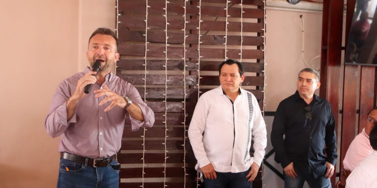 Huacho Díaz corre a Clemente Escalante de Cultur por incompetente y sinvergüenza