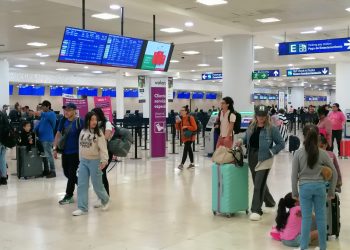Cancún registra más de 500 vuelos en una de sus jornadas más activas de noviembre