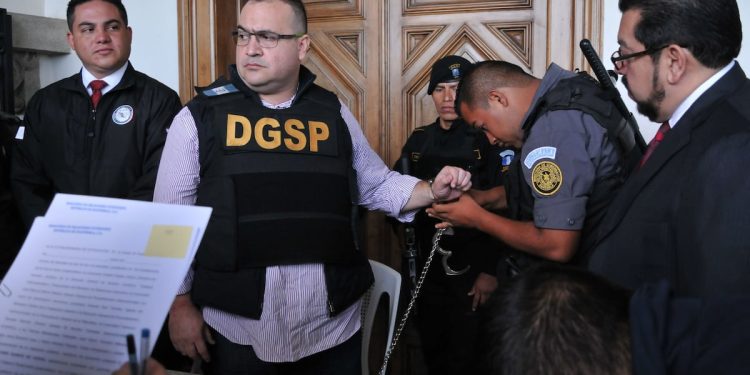 Jueza niega libertad anticipada a Javier Duarte; exgobernador deberá permanecer en prisión