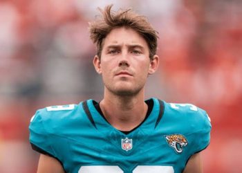 ¡Cam Little Hace Historia en la NFL! Rompe Récord de Gol de Campo con 70 Yardas