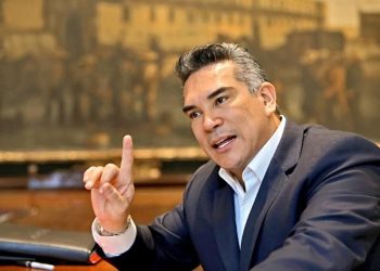 Alito Moreno acusa a Morena de provocar el “caos” en el sector aéreo mexicano
