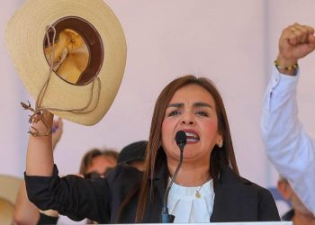 Grecia Quiroz registra como marca el Movimiento del Sombrero