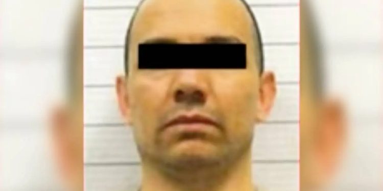 Buscan a “R1” por ordenar el asesinato de Carlos Manzo