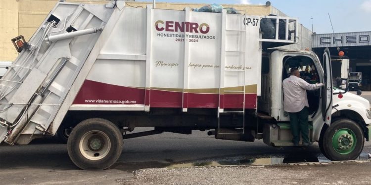 Trabajadores de limpia del municipio de Centro suspenden labores y dejan sin recolección a más de 60 rutas