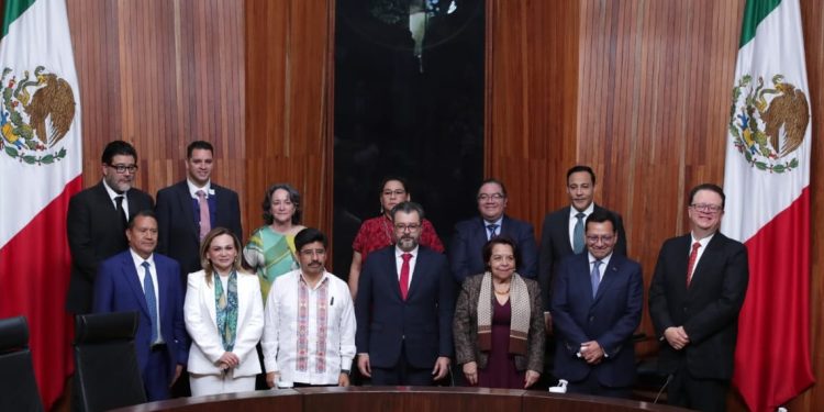 El Magistrado Presidente del TEQROO asiste a la Sesión Solemne de inicio de funciones del Presidente del TEPJF