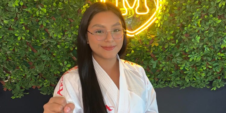 UMAEE reconoce a estudiante seleccionada para el Campeonato Centroamericano de Karate CCONDEKA 2026