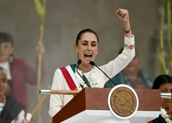 Sheinbaum convoca al Zócalo y agradece apoyo legislativo a reformas del bienestar