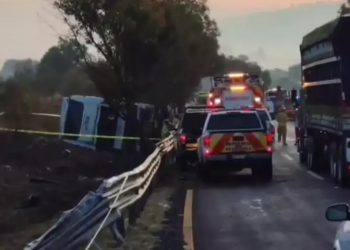 Trágica volcadura de autobús en Morelia deja varios fallecidos y decenas de heridos