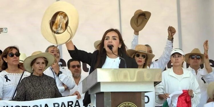 Grecia Quiroz llama a un “voto de castigo” en 2027 tras multitudinaria movilización en Uruapan