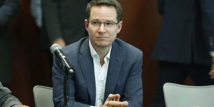 Ricardo Anaya acusa a Morena de planear revocación para sustituir a Sheinbaum con el hijo de AMLO