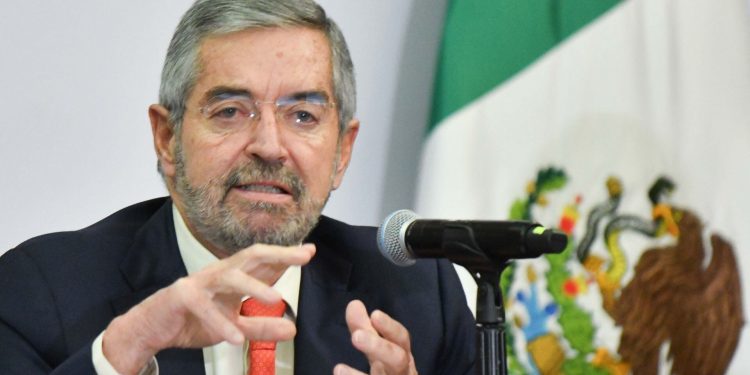 Juan Ramón de la Fuente solicita licencia en la SRE por motivos de salud