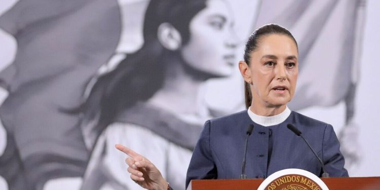 Sheinbaum condena que opositores “se sirvan” del homicidio de Carlos Manzo