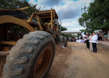 Renacimiento Maya reconstruye calles en Tekal de Venegas