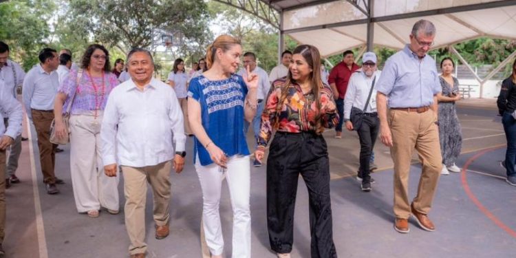 Supervisan avances del modelo Hábitats Educativos en escuelas de Kanasín