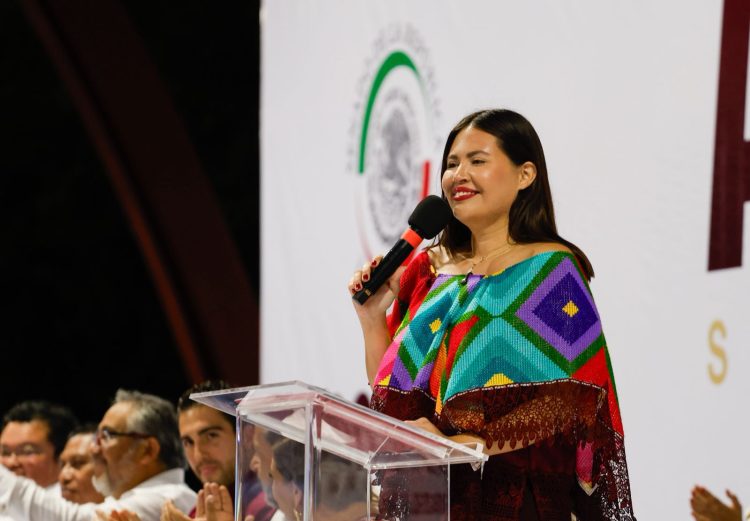 Ante una multitud que colmó el recinto, Anahí González rindió cuentas al pueblo y reafirmó su compromiso scon la ciudadanía