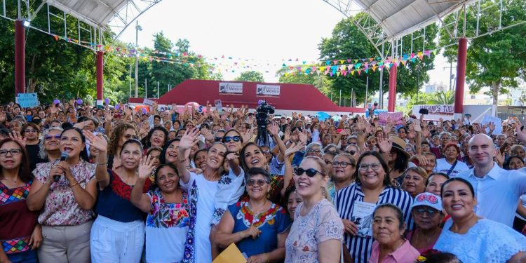 Claudia Sheinbaum y Mara Lezama encabezaron la Asamblea Pensión Mujeres Bienestar en Puerto Morelos