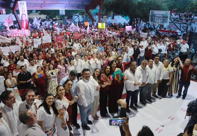Ante una multitud que colmó el recinto, Anahí González rindió cuentas al pueblo y reafirmó su compromiso scon la ciudadanía