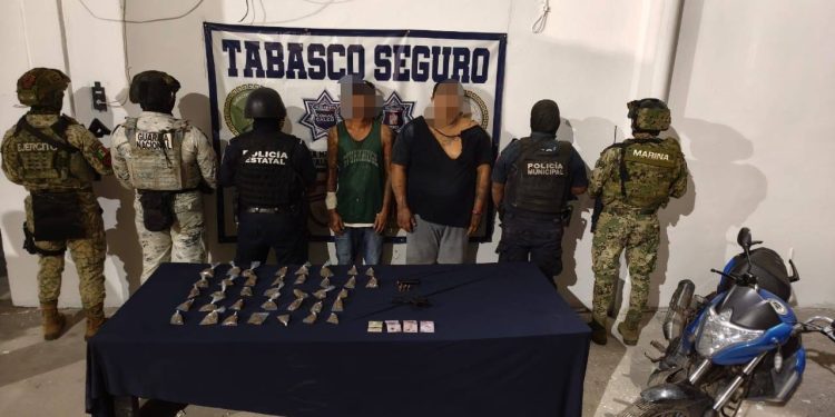 Aseguran a cuatro presuntos vendedores de droga en diversos operativos en Comalcalco