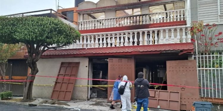 Fuga de gas desencadena explosión en Lindavista; dos viviendas dañadas y dos personas lesionadas