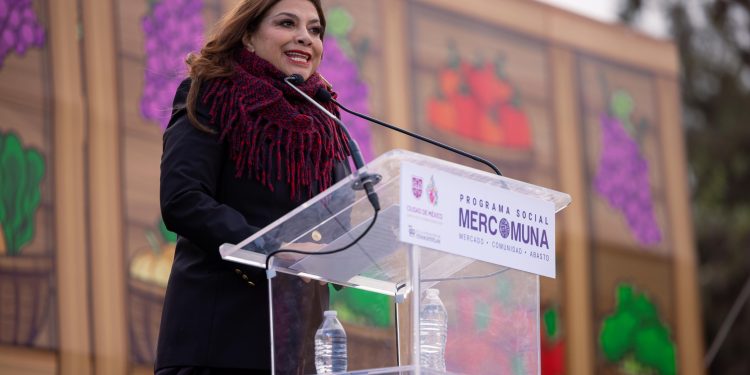 Prevé Clara Brugada aval a presupuesto 2026 para fortalecer apoyos sociales; entrega de vales Mercomuna suma 335 mil este año