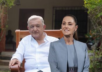 Sheinbaum descarta escenarios de crisis tras reaparición pública de López Obrador