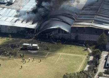 Confirman 10 muertos tras desplome de avioneta en Toluca