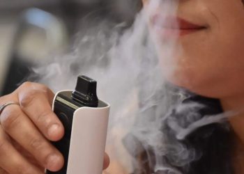 Sheinbaum respalda prohibición de vapeadores y asegura que representan un grave riesgo para la salud