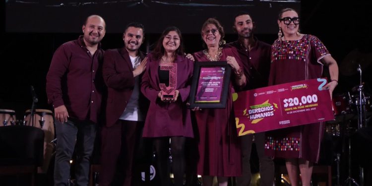 Entregan Premio Estatal de la Juventud 2025