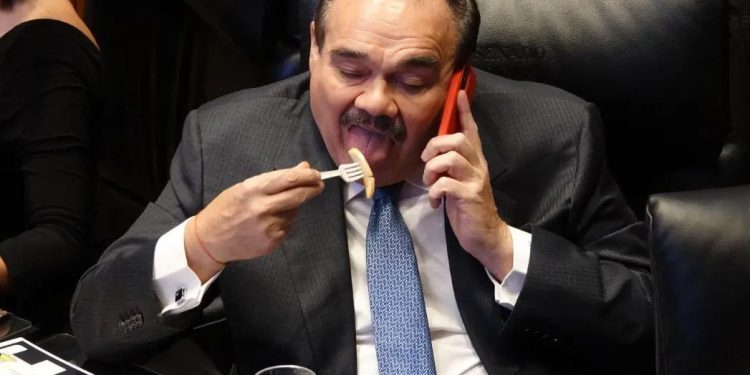 Jorge Carlos Ramírez Marín el señor de las aguas, de las tierras y de los moches, Partido Verde el mejor vehículo