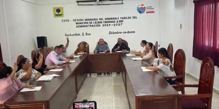 Regidores de Lázaro Cardenas votan en contra ley de egresos, Nivardo Mena Villanueva pretendía seguir saqueando el municipio