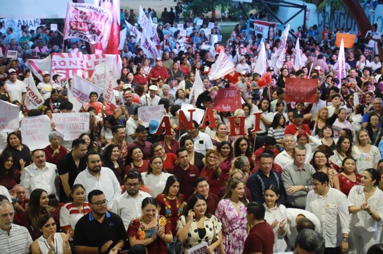 Ante una multitud que colmó el recinto, Anahí González rindió cuentas al pueblo y reafirmó su compromiso scon la ciudadanía