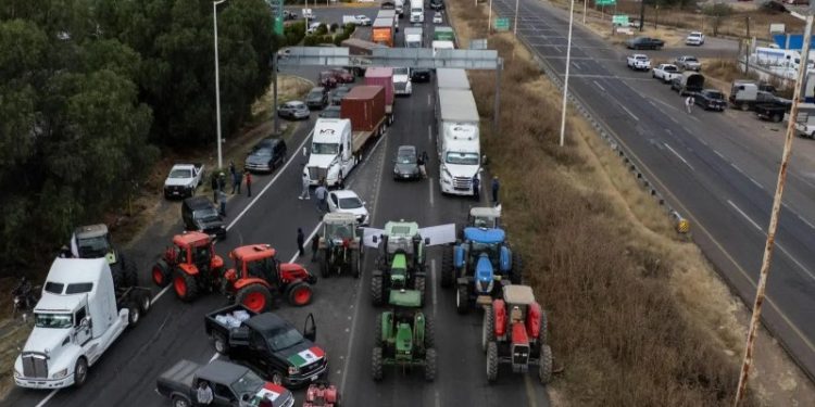 Campesinos amenazan con bloquear la CDMX tras aprobación de la nueva Ley de Aguas
