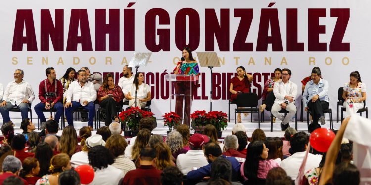 Ante un domo de la región 96 abarrotado Anahí González presenta informe ante el pueblo