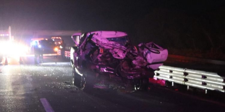 Muere conductor al chocar contra un tráiler en la carretera Coatzacoalcos–Cárdenas