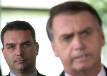 Bolsonaro designa a su hijo Flávio como su apuesta presidencial para 2026