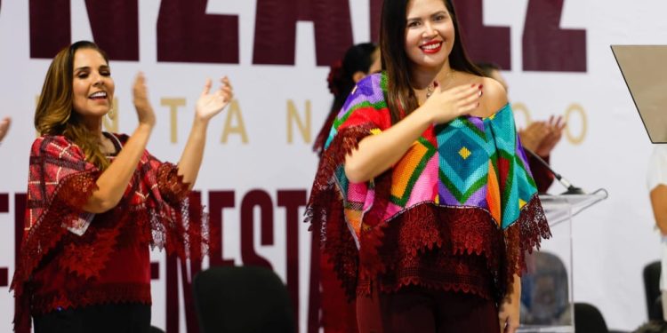 Ante una multitud que colmó el recinto, Anahí González rindió cuentas al pueblo y reafirmó su compromiso scon la ciudadanía