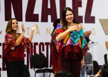 Ante una multitud que colmó el recinto, Anahí González rindió cuentas al pueblo y reafirmó su compromiso scon la ciudadanía