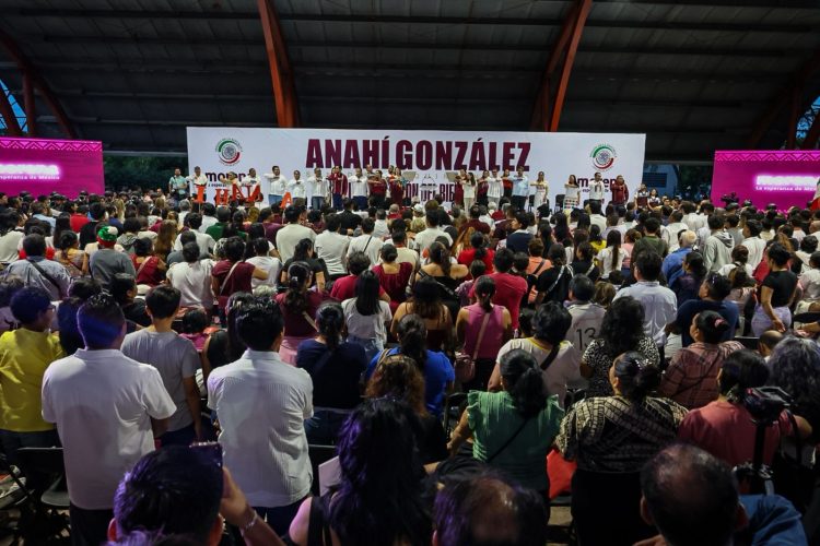 Ante una multitud que colmó el recinto, Anahí González rindió cuentas al pueblo y reafirmó su compromiso scon la ciudadanía