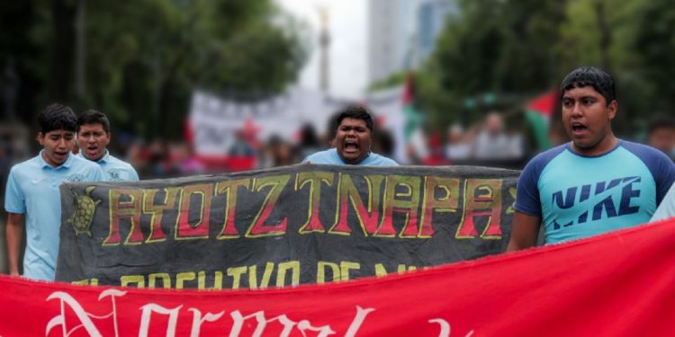 Familias de los 43 normalistas reafirman su fe y exigencia de justicia a 11 años de la desaparición